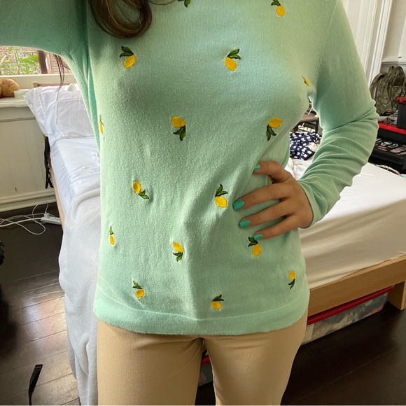 J.CREW LIGHT LEMON PRINTED SWEATSHIRT - Picture 3 of 6